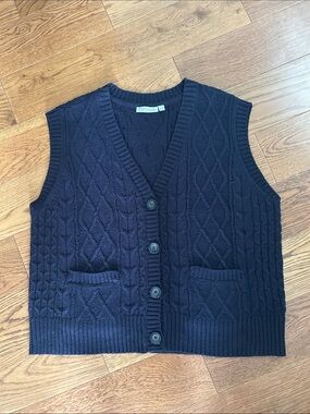 Button-Front Cable Knit Vest - Dark Blue